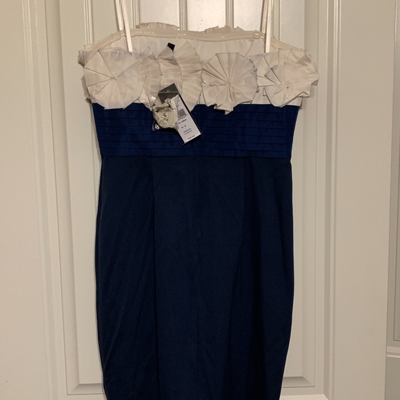 BCBG STRAPLESS MINI DRESS SIZE 4 NEW WITH TAGS - Picture 8 of 8